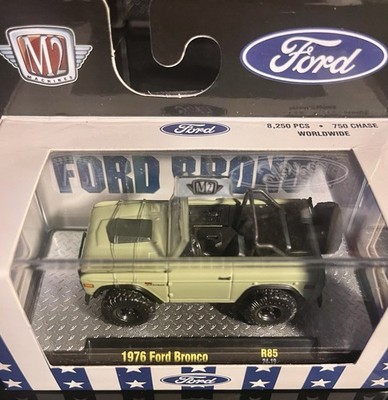 M2 Machines 1976 Ford Bronco Green 1:64 (Chase)