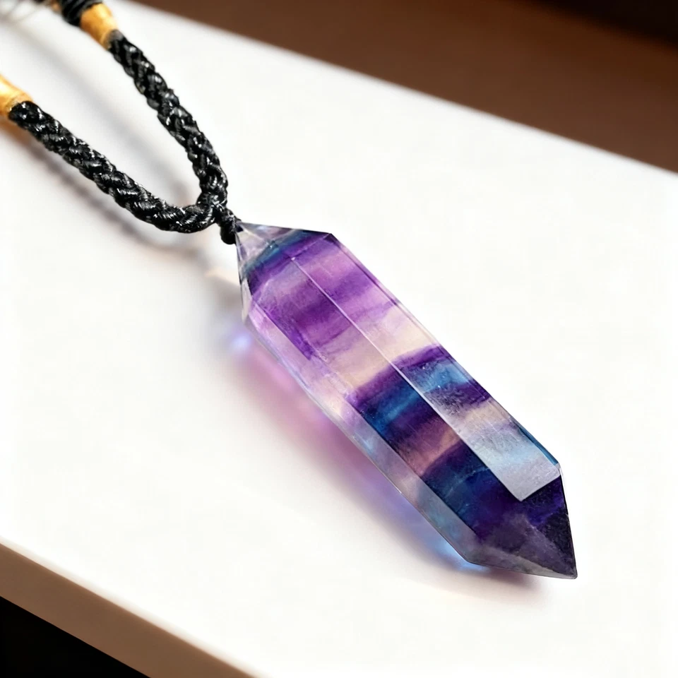Ожерелье с подвеской из натурального радужного флюорита с исцеляющим кристаллом - Изображение 3 из 4