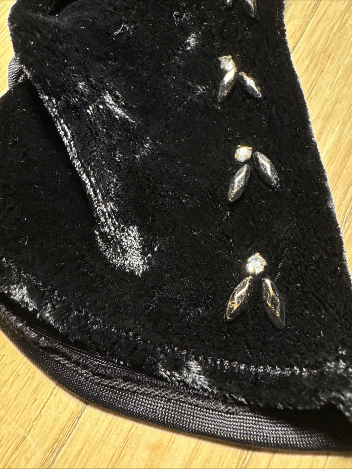 Guantes negros de terciopelo Fownes vintage talla 6 pedrería seda rayón nailon Foto 2 de 4