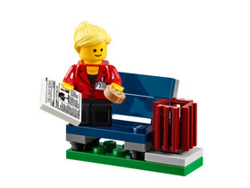 Lego # 40221 Fountain  (Sealed & Brand New) (Very RARE) Promotional & Vaulted VF