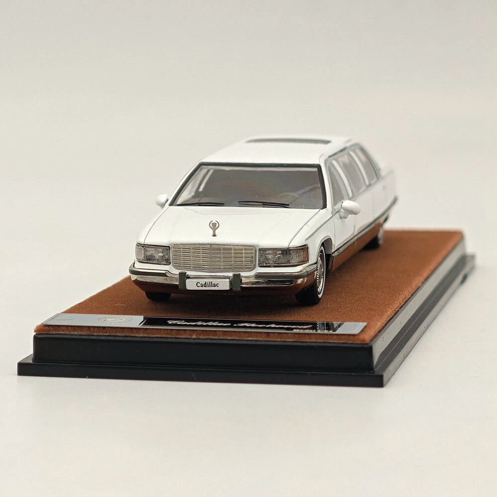 1/64 Cadillac Fleetwood extended edition White Alloy Diecast