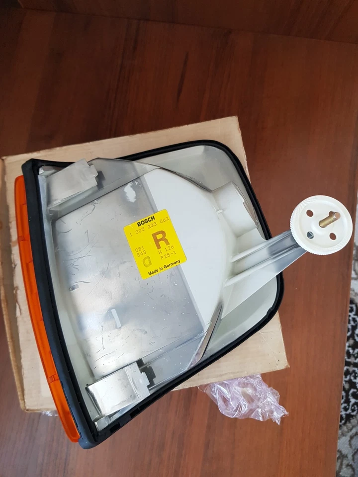 MERCEDES W126 560SEL 420SEL TURN SIGNAL RIGHT BOSCH NEW 1305233062 BOSCH Foto 4 de 4