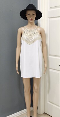 lilly pulitzer white and gold lace dress Lily Pulitzer White Lace A Line Shift NOSWT Size 2 4 / Lilly Pulitzer Gold Scroll Zip Pull Front / Lilly Pulitzer Deadstock Tag Price 278