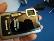 Olympus tough weather proof Mju 6020 13MP , LI-PO charger, charger. 32gb card