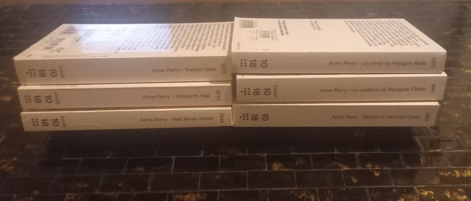 Anne Perry : Traitors gate - Ashworth hall - Half moon street - lot de 6 livres - Photo 3/3