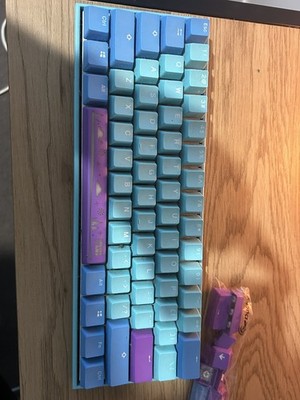 Ducky Frozen Llama Mecha Mini Keyboard (Cherry Red)