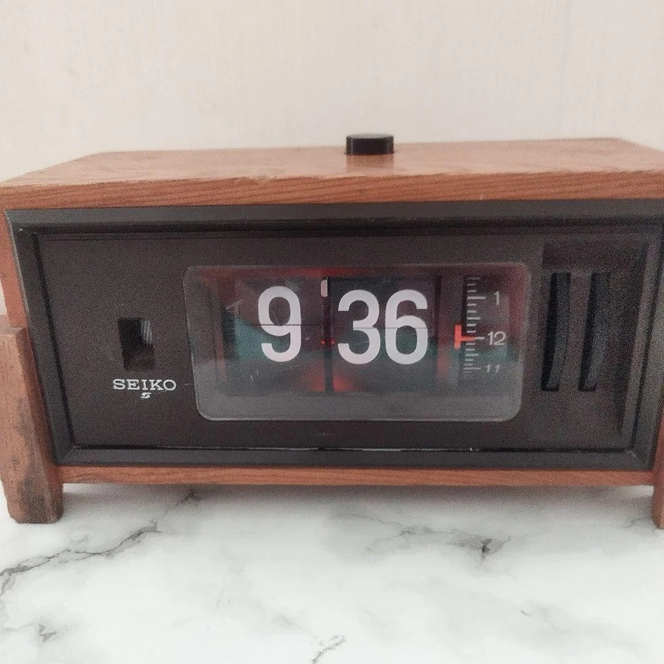 SEIKO Flip Clock Wood Case Vintage 1970s Rare Retro Alarm Desk Clock Working - Image 3 of 4