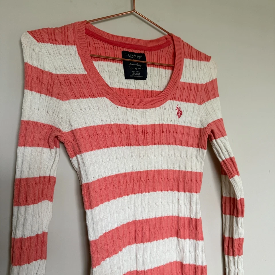 Suéter Y2K US Polo Assn para mujer M rosa a rayas cuello en V tejido con cable preppy años 90 Foto 3 de 4