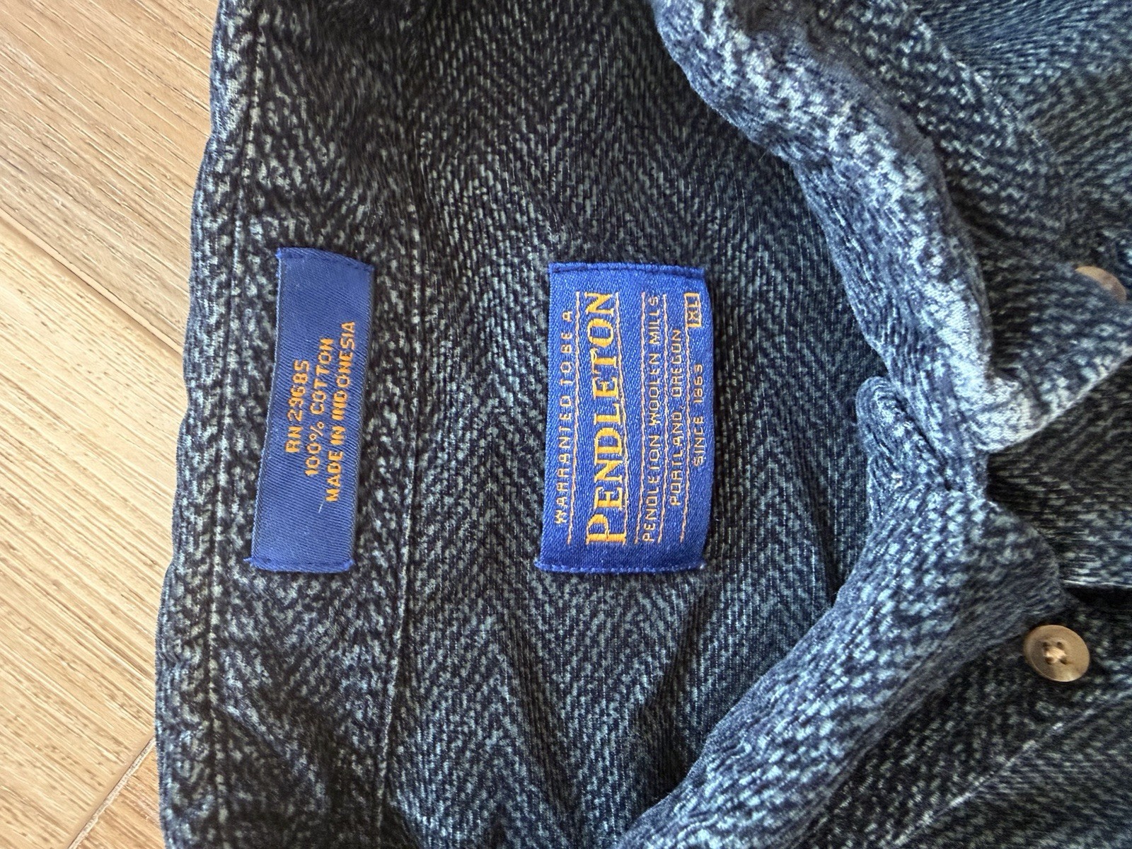 Pendleton Men's Blue Flannel Cotton Button-Up Shi… - image 2