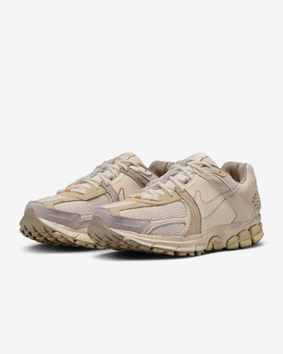 NIKE ZOOM VOMERO 5 アイボリー 9.5 Nike Zoom Vomero 5 (Summit White/Metallic Silver) – Centre