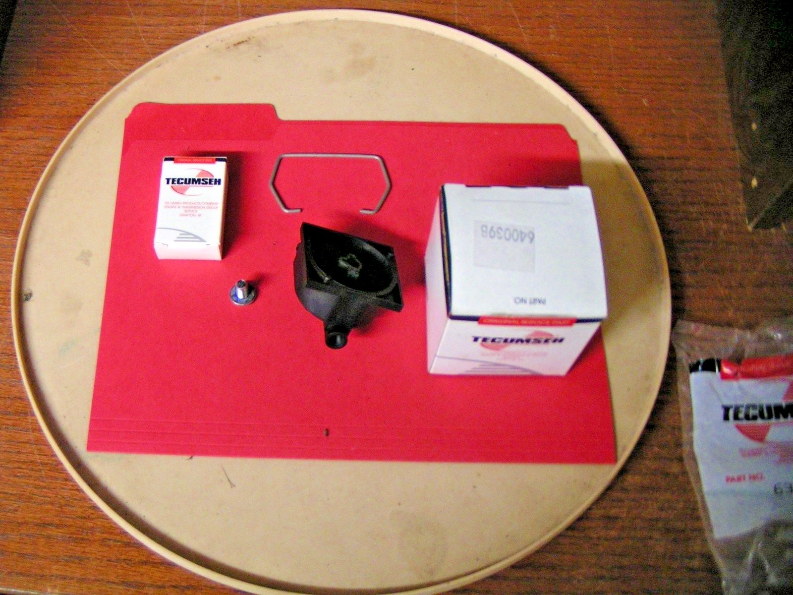 TECUMSEH ENGINE CARB FLOAT BOWL KIT OEM PART640039B NEW OEM