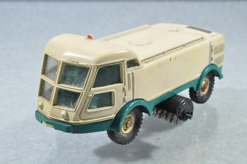 Dinky Toys N°596 - Camion LMV Balayeuse Arroseuse - Très Bon état (sans Boîte)