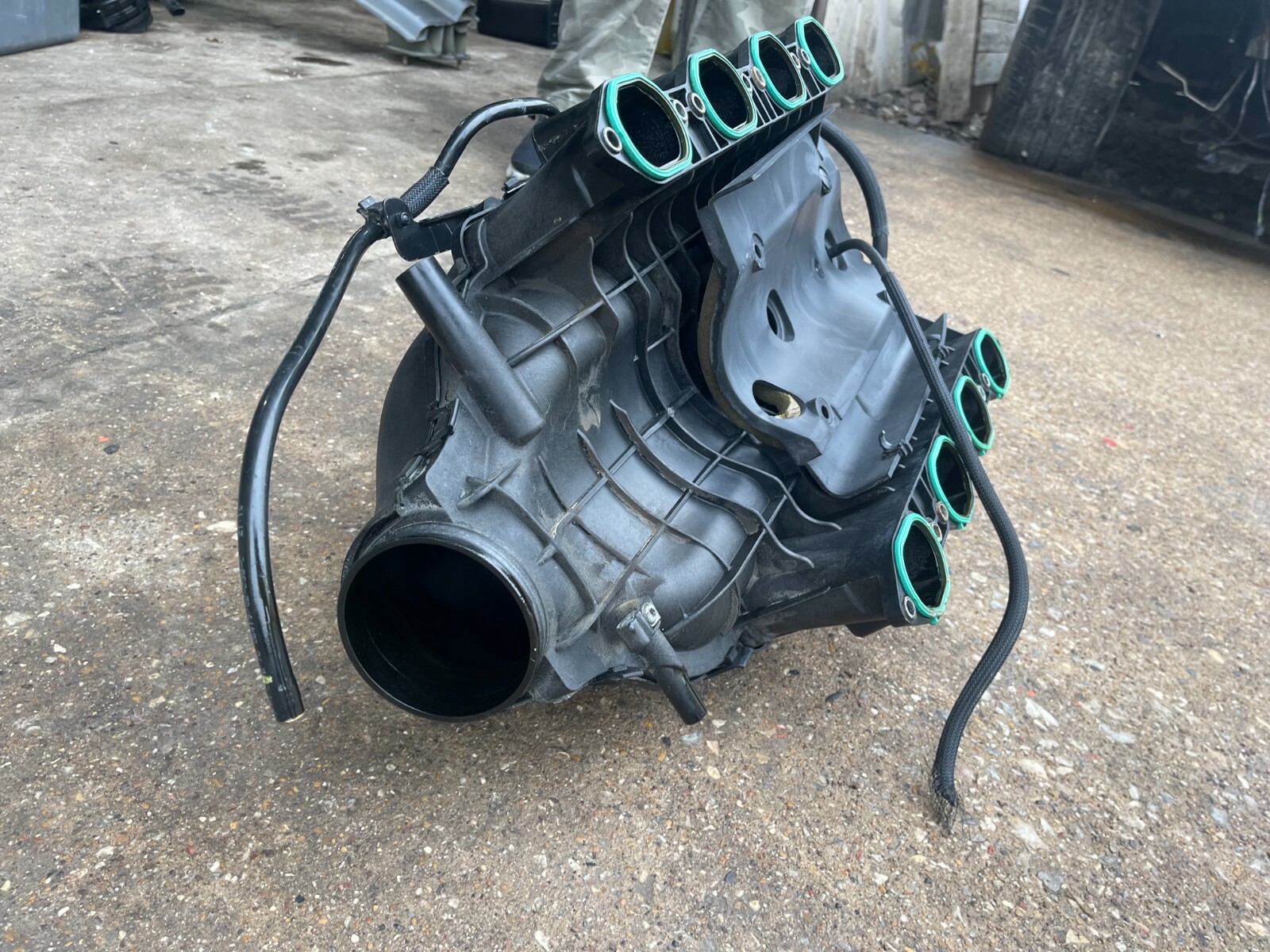 2007 Maserati Quattroporte 4.2L V8 engine AIR INTAKE MANIFOLD OEM