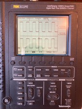 Tektronix TekScope THS720 Std Dual-Channel 100 MHz Handheld Oscilloscope