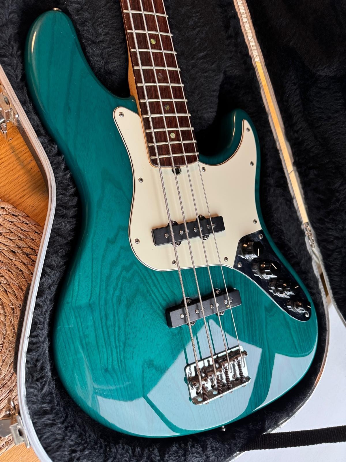 2000 Fender American Deluxe Jazz Bass USA Teal Green Transparent & OHS Case