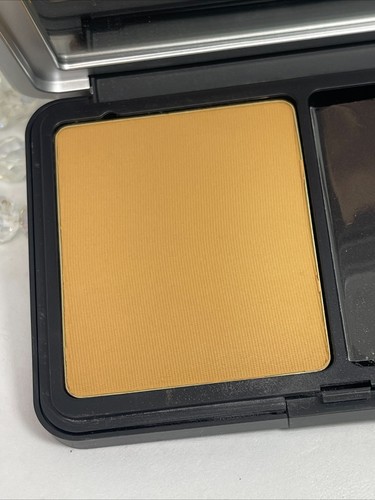 Make Up For Ever Matte Velvet Skin Blurring Powder Foundation -Y405 Golden Honey - Picture 2 of 6