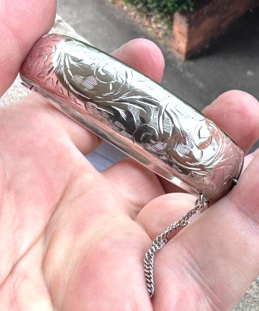 Vintage 1955 Silver Foliate Bangle by Joseph Smith & Sons Chester-image