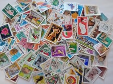 Gros lot de 220 timbres de Hongrie, oblitérés, décollés, sans double