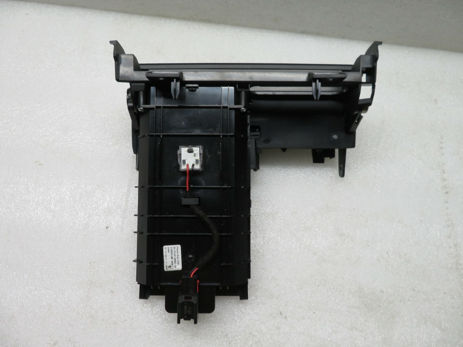 2014-2019 MASERATI GHIBLI SQ4 BIN TRAY COMPARTMENT PHONE HOLDER BOX BLACK OEM