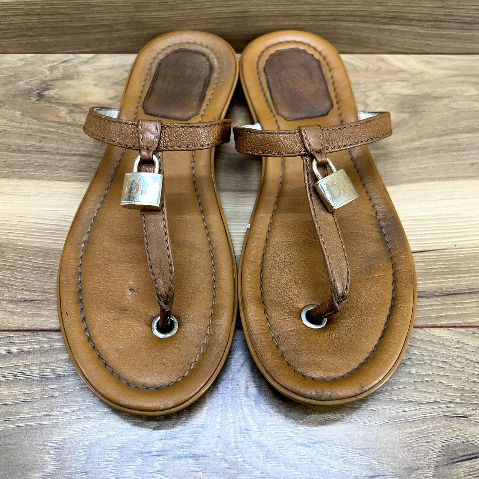 Sandales à tongs Christian Dior Lock 6 EU 36 string cuir marron cognac