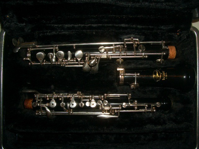 Selmer  Signet oboe  low Bb in a case  Serial #M 27246