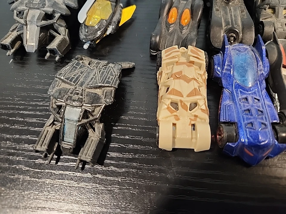 Hot Wheels DC BATMAN Batmobile, JOKER Lot of 24 Diecast Cars Ertl Vintage Modern - Image 4 of 4