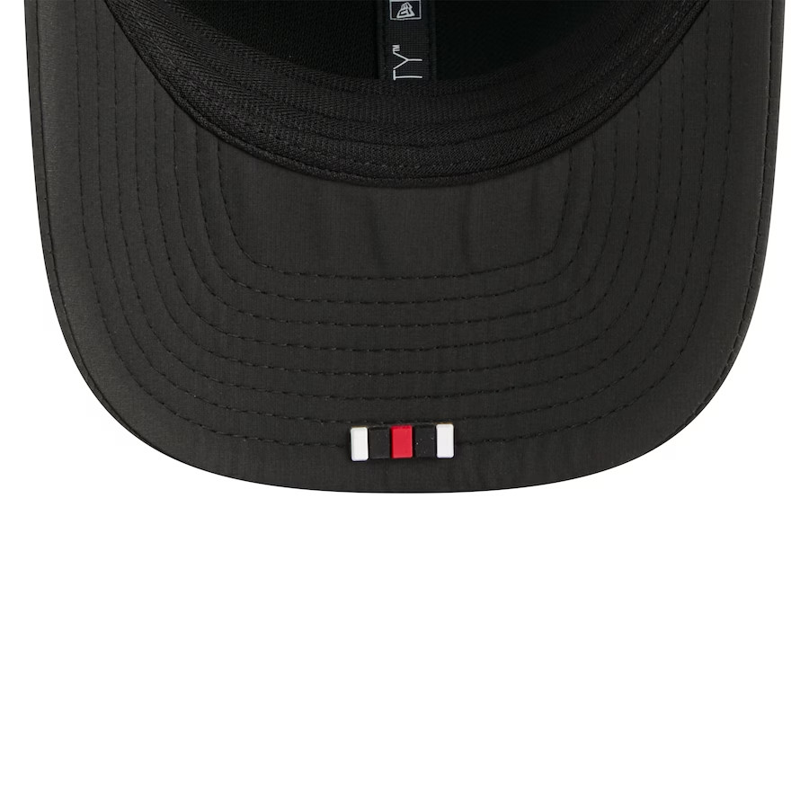 San Francisco 49ers New Era 2025 Sideline 9SEVENTY Trucker Hat Shanahan