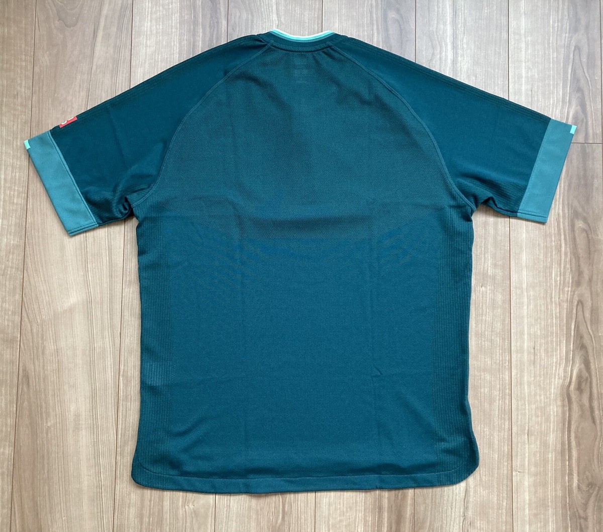 UNIQLO RF QATARオープン ウェア ダークグリーン/ホワイト 各1枚 UNIQLO RF QATARオープン ウェア ダークグリーン/ホワイト 各1枚