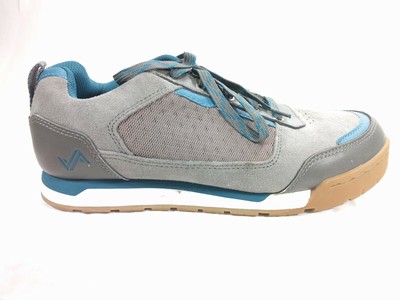 hiking tennis shoes mens