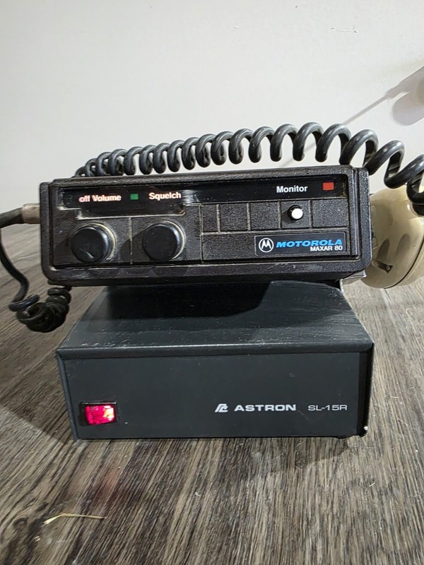 ASTRON SL-15R Power source PLUS attached MOTOROLA MAXAR 80