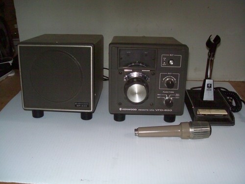 Kenwood VFO-820 Radio Transceiver / MC-50 Microphone / SP-520 Remote Speaker