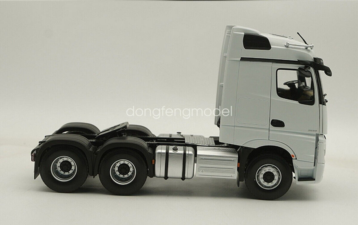 1/24 Scale Mercedes Benz Actros Truck Tractor White Diecast