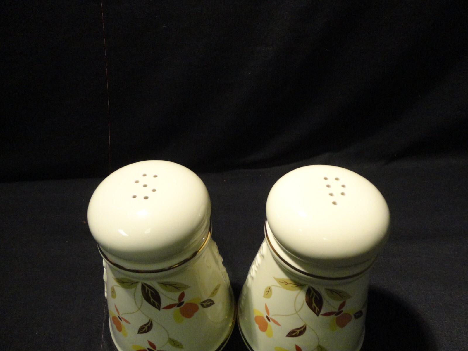 Hall Jewel Tea AUTUMN LEAF NALCC 2002 Collector Club Large 5"Salt