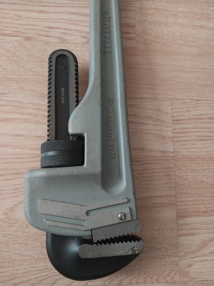 24" Alum. Pipe Wrench, Proto J824A Straight Aluminum 6" Pipe Capacity Titalum - Image 3 of 4