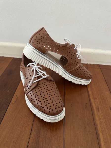 REGATTA  Brown Oxford Style Punch Leather Lace up Shoes Sz 38 (AU 7)
