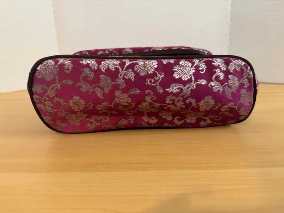 London Soho New York Cosmetic Bag Makeup Bag Purple and Silver - Image 3 of 4