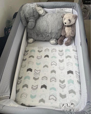 Next to me ChiccoBaby Cot Mattress with Fitted Sheet, Grey/White Chevron Pattern