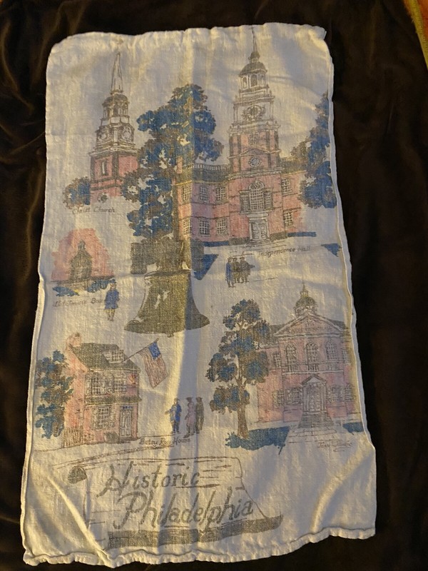 Vintage Estate Historic Philadelphia Souvenir Linen Tea Towel Beautiful