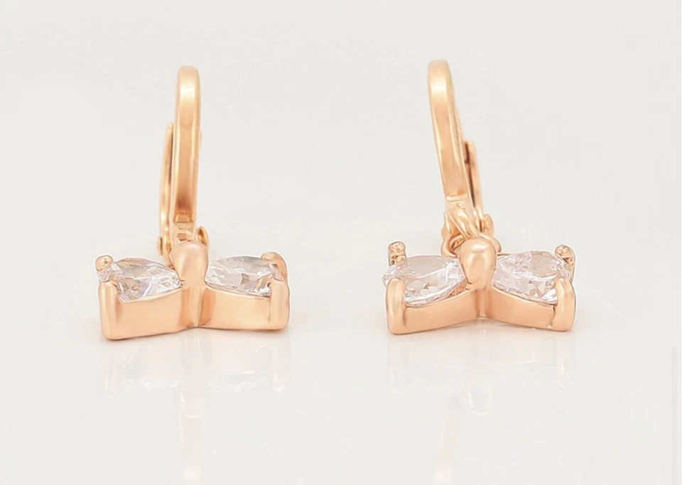 Pendientes colgantes/gotas pequeños de oro rosa con lazo ligero y respaldo Foto 3 de 3