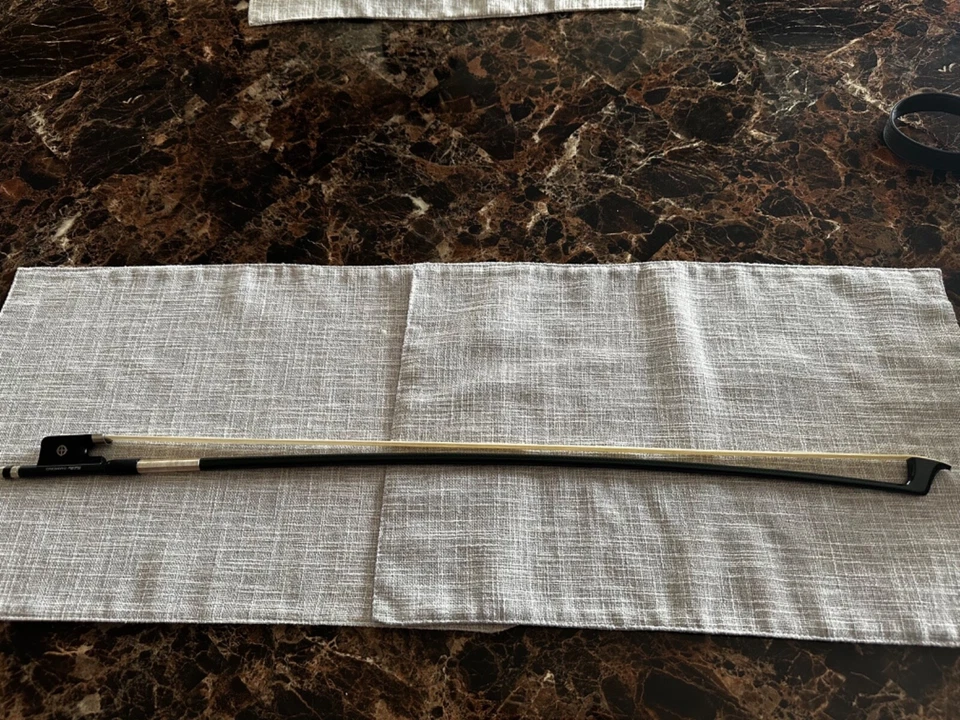 Arco de violonchelo de fibra de carbono CodaBow Diamond SX Foto 2 de 4