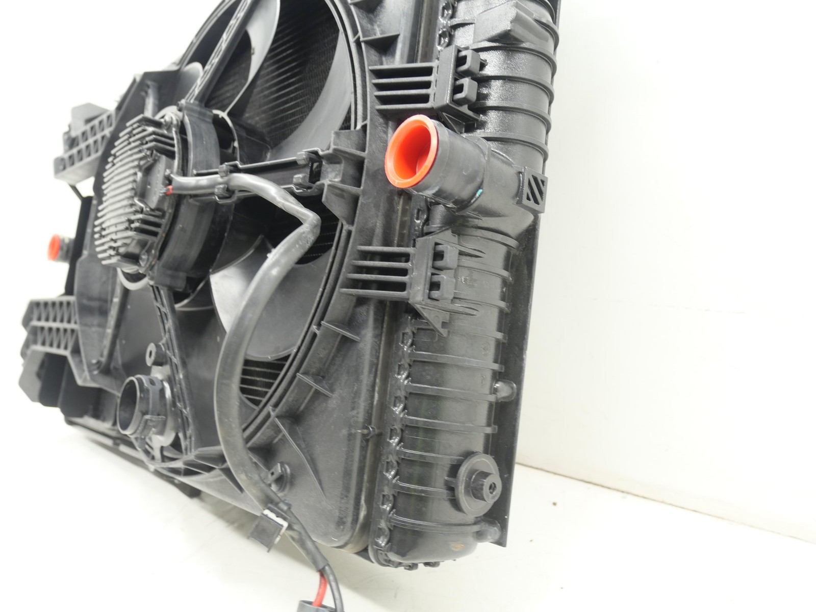 Used Rear Driver Radiator Condenser Fan Shroud LH 2016-2021 McLaren 570S 22k OEM