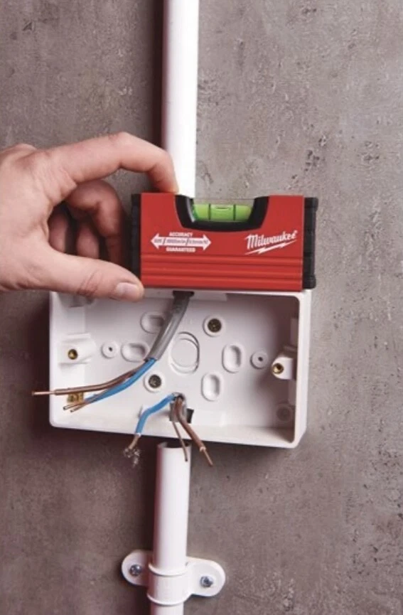 Milwaukee Pocket Minibox Nivel 10 cm (3,94") Viales a prueba de golpes y... - Imagen 2 de 4