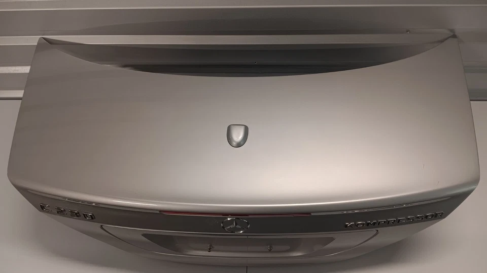 Mercedes-Benz W203 C230 2003-2007 puerta trasera completa *plateado OEM Foto 2 de 4