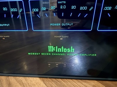 McIntosh MC8207 7-CHANNEL POWER AMPLIFIER - Unit Only (XLR Cables)