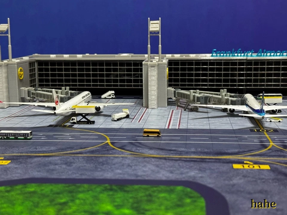 1/400 Large Airport Terminal Frankfurt Airport Germany Assemble Model 3D Printed - Image 4 of 4