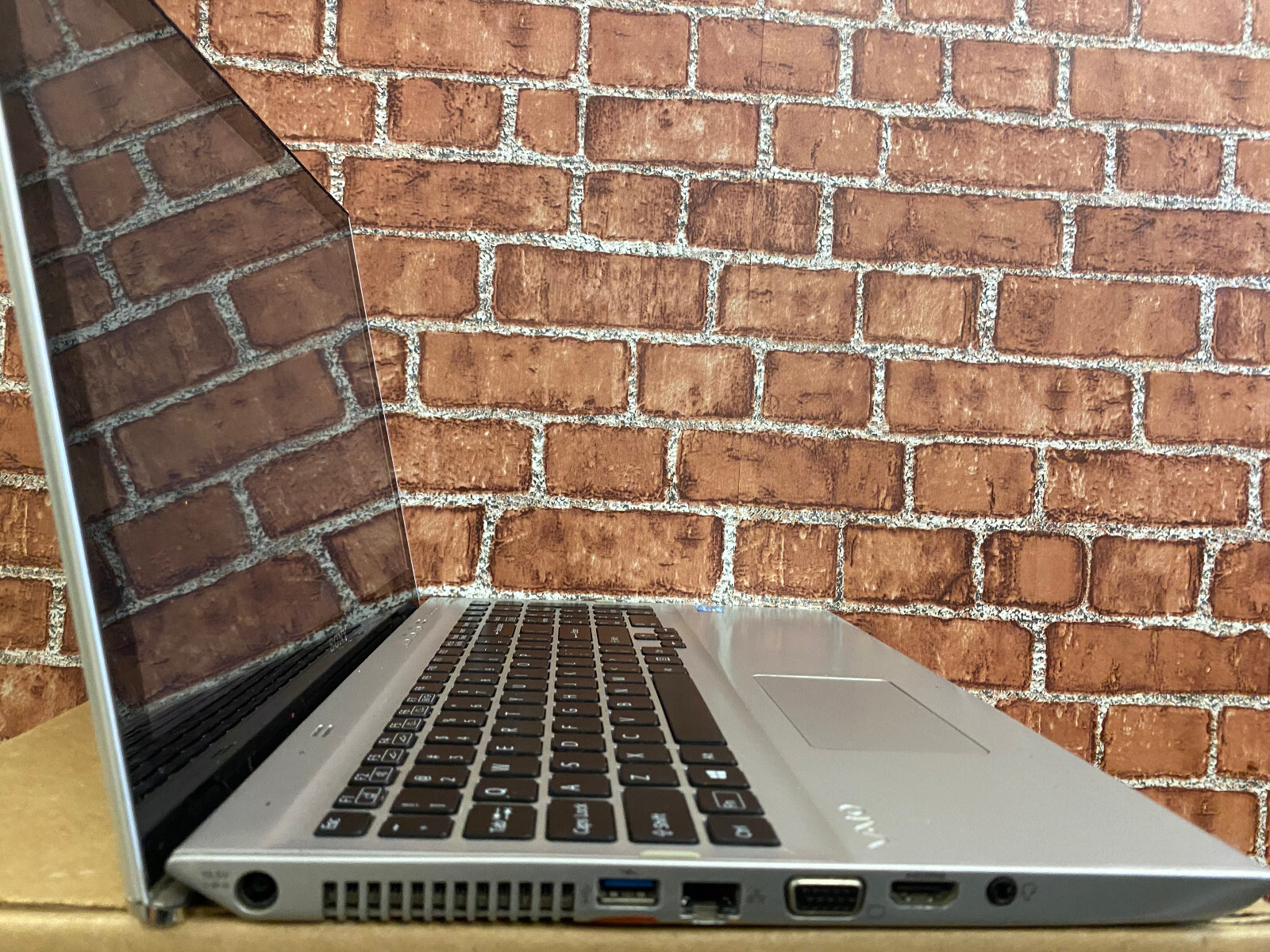 Sony Vaio SVT151A11L 15.6" Intel i7 8GB RAM No HDD/Battery **FOR PARTS