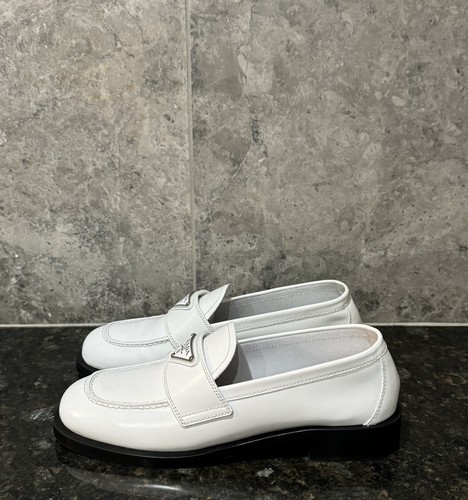 PRADA Women’s Triangle Logo ‘Brushed Leather Loafers’ White 38 / 8 US $1200+ NEW - Picture 11 of 24