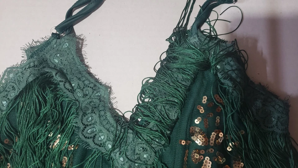 Vestido para mujer pequeño verde dorado lentejuelas flecos aleta joyas y accesorios años 20 Foto 4 de 4