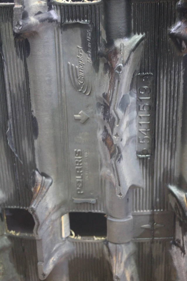 Polaris 700 RMK 2002 pista 136"X15"X2" Foto 3 de 4