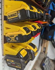 DeWalt 18V & Flexvolt 54V Battery Holder Wall Mount - Horizontal System